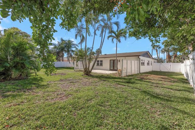 3887 50TH AVENUE S, St Petersburg, FL 33711