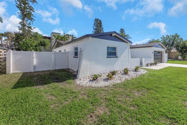 3887 50TH AVENUE S, St Petersburg, FL 33711