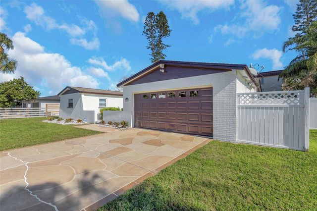 3887 50TH AVENUE S, St Petersburg, FL 33711