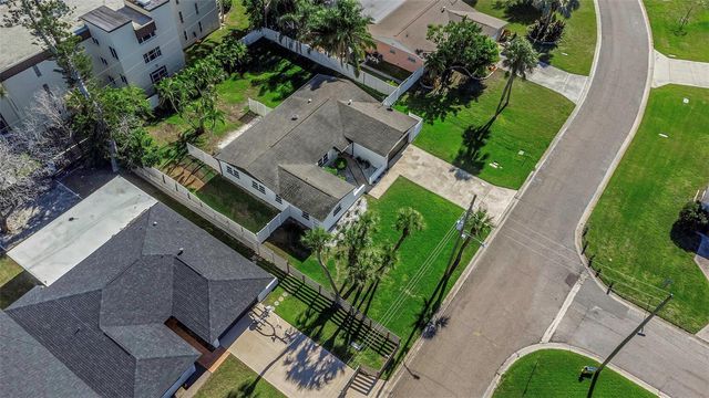 3887 50TH AVENUE S, St Petersburg, FL 33711