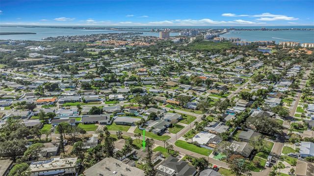 3887 50TH AVENUE S, St Petersburg, FL 33711