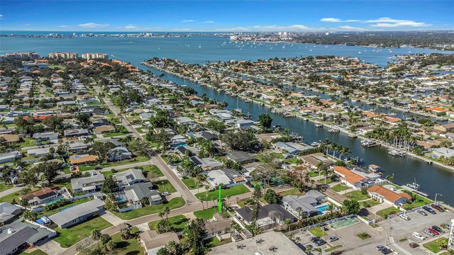 3887 50TH AVENUE S, St Petersburg, FL 33711