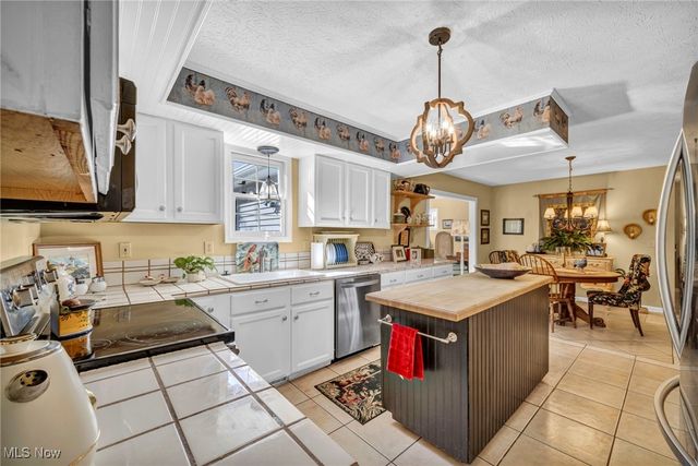 7292 Kenssington Drive, North Ridgeville, OH 44039