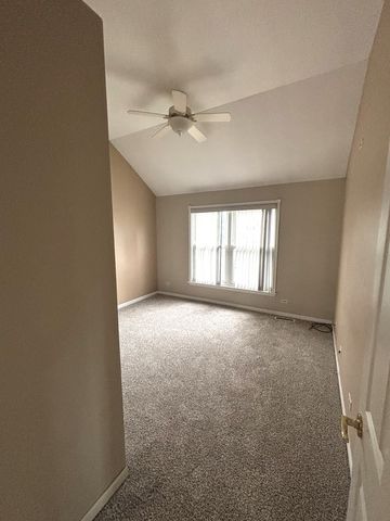 375 W Devon Avenue, Roselle, IL 60172