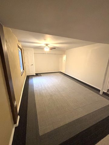 375 W Devon Avenue, Roselle, IL 60172