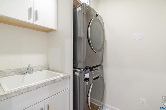 324 BISHOPGATE LN, Crozet, VA 22932