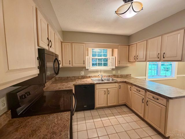 876 Maple Ridge Court, Fairfield, OH 45014