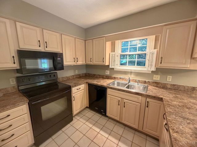 876 Maple Ridge Court, Fairfield, OH 45014