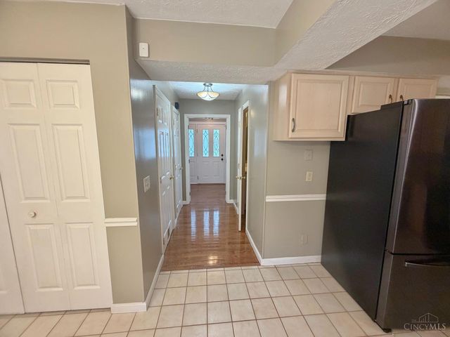 876 Maple Ridge Court, Fairfield, OH 45014