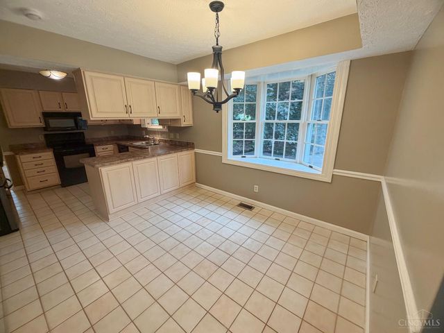 876 Maple Ridge Court, Fairfield, OH 45014