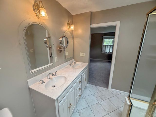 876 Maple Ridge Court, Fairfield, OH 45014