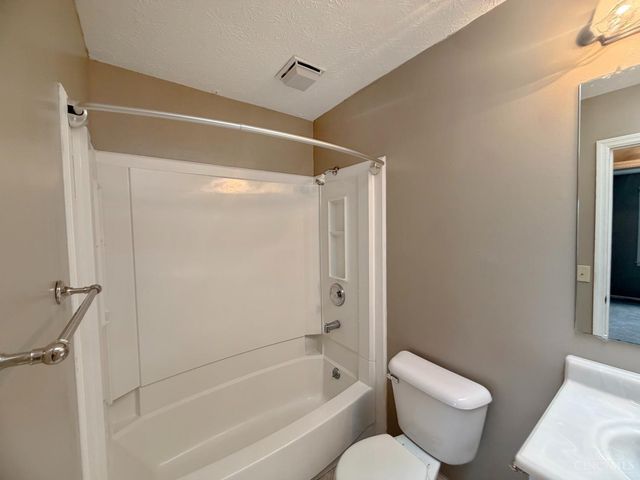 876 Maple Ridge Court, Fairfield, OH 45014
