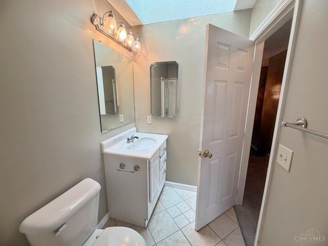 876 Maple Ridge Court, Fairfield, OH 45014