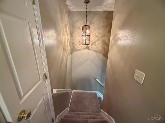 876 Maple Ridge Court, Fairfield, OH 45014