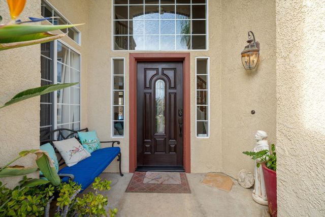 2433 Twain Avenue, Clovis, CA 93611