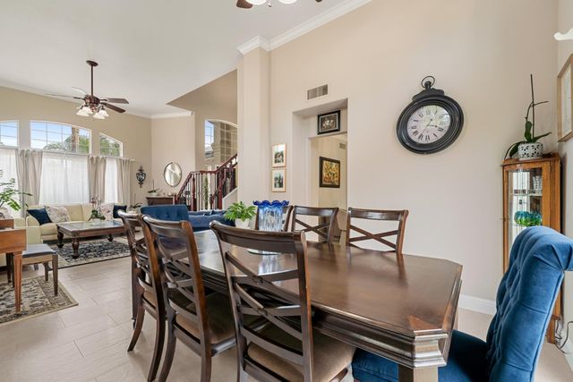 2433 Twain Avenue, Clovis, CA 93611