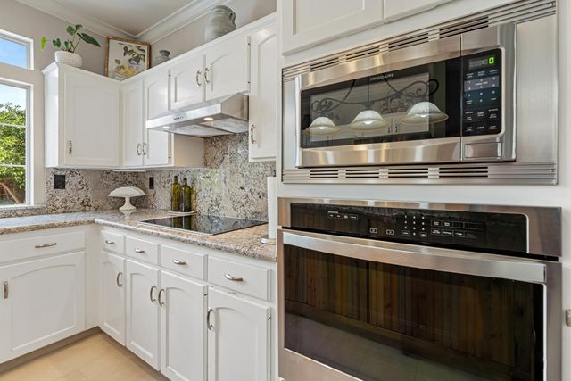 2433 Twain Avenue, Clovis, CA 93611