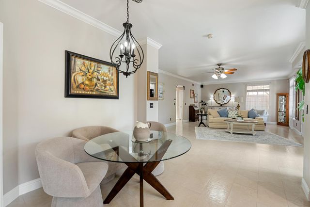 2433 Twain Avenue, Clovis, CA 93611