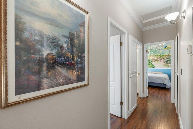 2433 Twain Avenue, Clovis, CA 93611