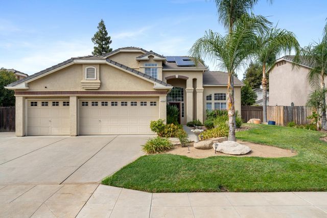 2433 Twain Avenue, Clovis, CA 93611