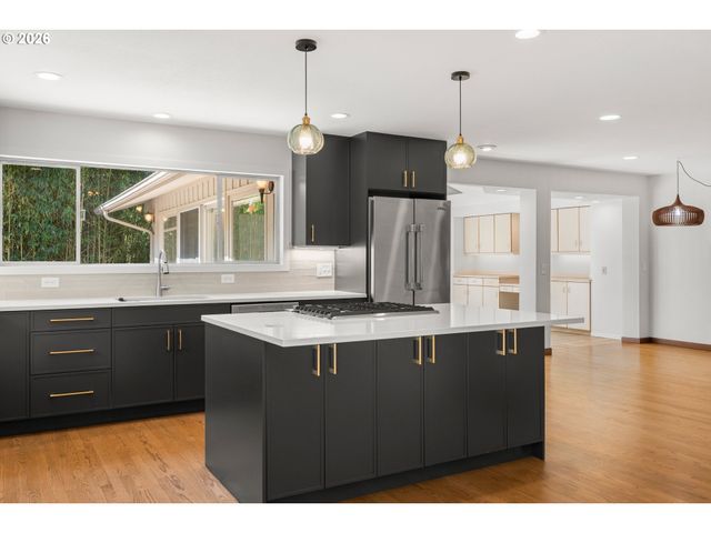 6960 Sw RALEIGHWOOD Ln, Portland, OR 97225