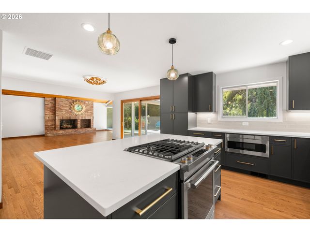 6960 Sw RALEIGHWOOD Ln, Portland, OR 97225