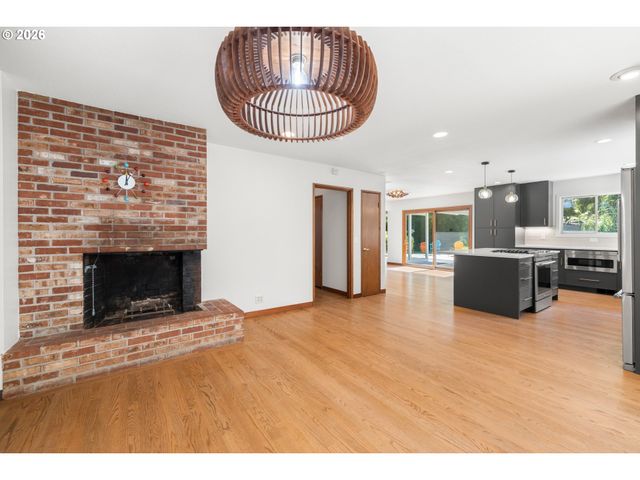 6960 Sw RALEIGHWOOD Ln, Portland, OR 97225
