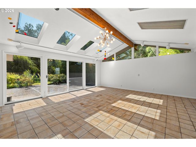 6960 Sw RALEIGHWOOD Ln, Portland, OR 97225