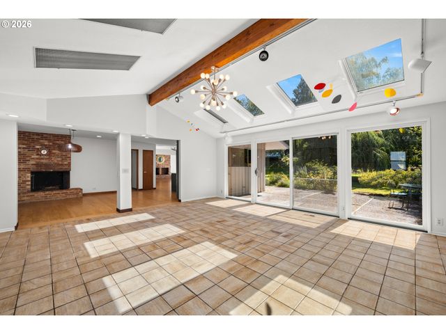 6960 Sw RALEIGHWOOD Ln, Portland, OR 97225