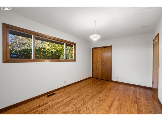 6960 Sw RALEIGHWOOD Ln, Portland, OR 97225