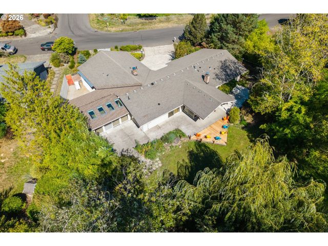 6960 Sw RALEIGHWOOD Ln, Portland, OR 97225