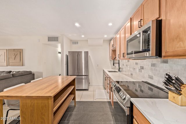 8649 E ROYAL PALM Road 232, Scottsdale, AZ 85258