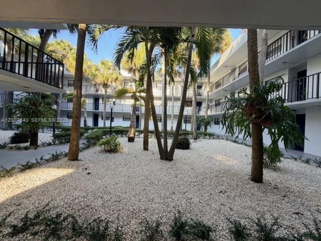 10825 SW 112th Ave 307, Miami, FL 33176