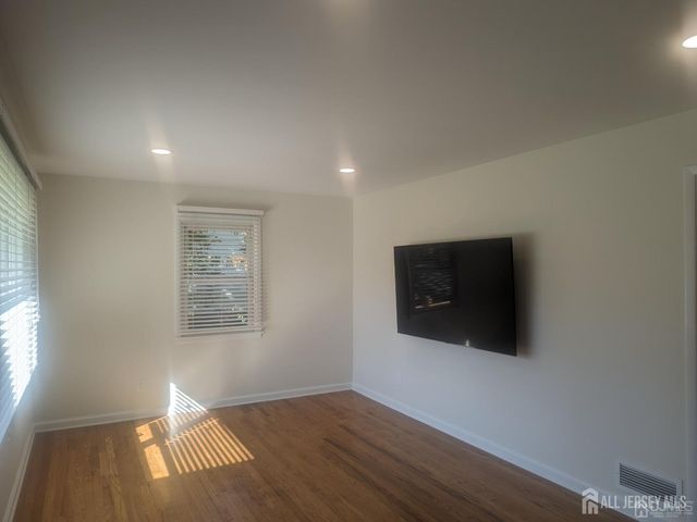 6 Hillside Avenue, Jamesburg, NJ 08831