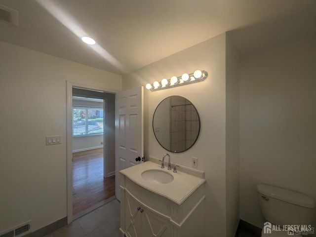 6 Hillside Avenue, Jamesburg, NJ 08831