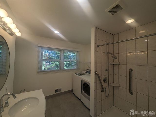 6 Hillside Avenue, Jamesburg, NJ 08831