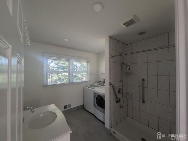 6 Hillside Avenue, Jamesburg, NJ 08831