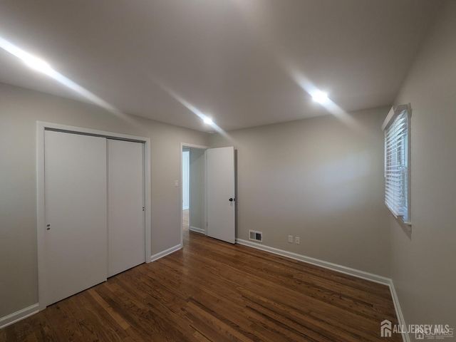 6 Hillside Avenue, Jamesburg, NJ 08831