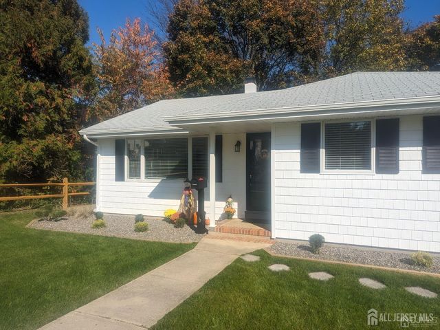 6 Hillside Avenue, Jamesburg, NJ 08831