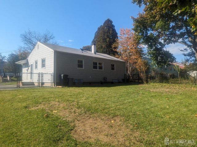 6 Hillside Avenue, Jamesburg, NJ 08831