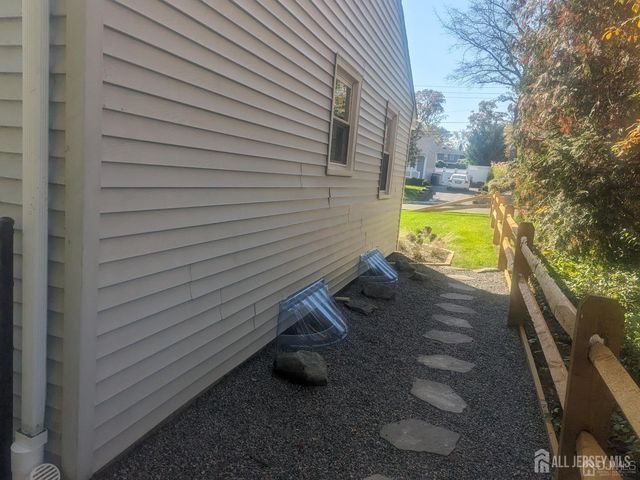 6 Hillside Avenue, Jamesburg, NJ 08831