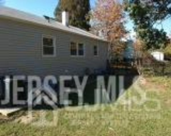 6 Hillside Avenue, Jamesburg, NJ 08831
