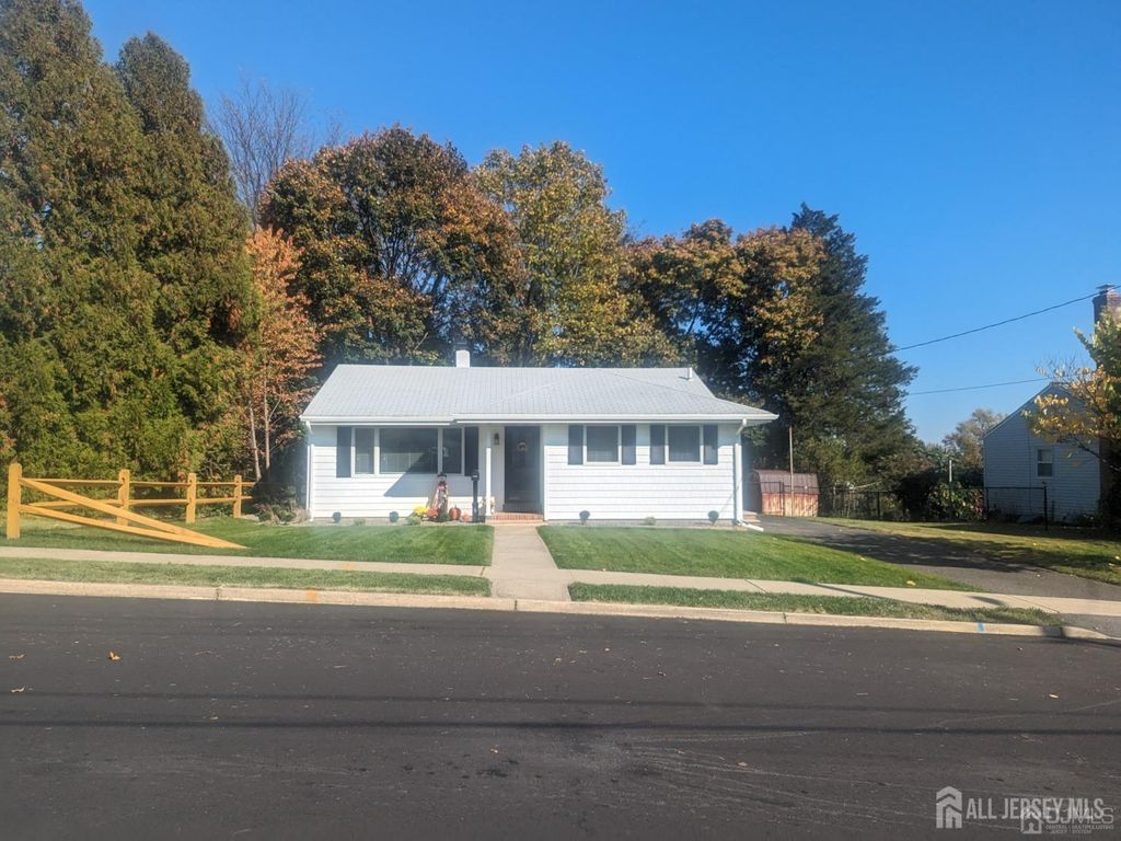 6 Hillside Avenue, Jamesburg, NJ 08831