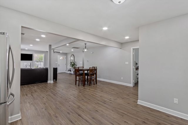 1217 CARLTON RD, Memphis, TN 38106