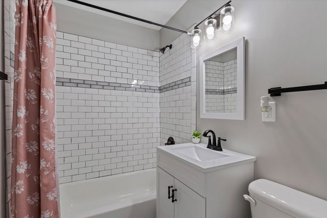 1217 CARLTON RD, Memphis, TN 38106