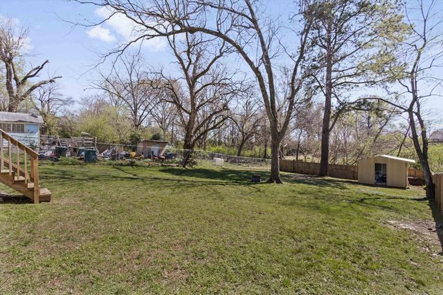 1217 CARLTON RD, Memphis, TN 38106