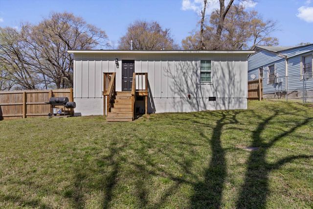 1217 CARLTON RD, Memphis, TN 38106