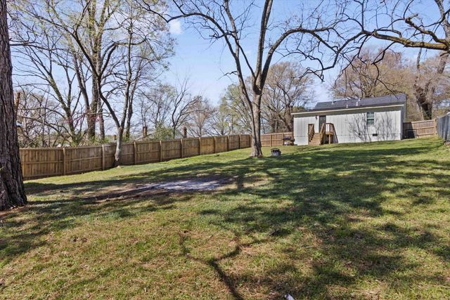 1217 CARLTON RD, Memphis, TN 38106