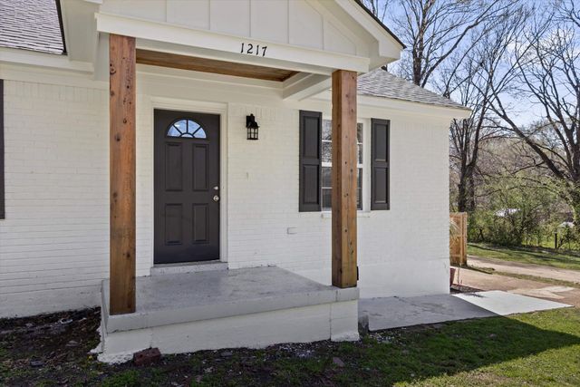 1217 CARLTON RD, Memphis, TN 38106