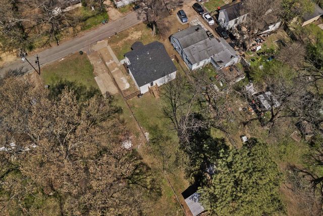 1217 CARLTON RD, Memphis, TN 38106